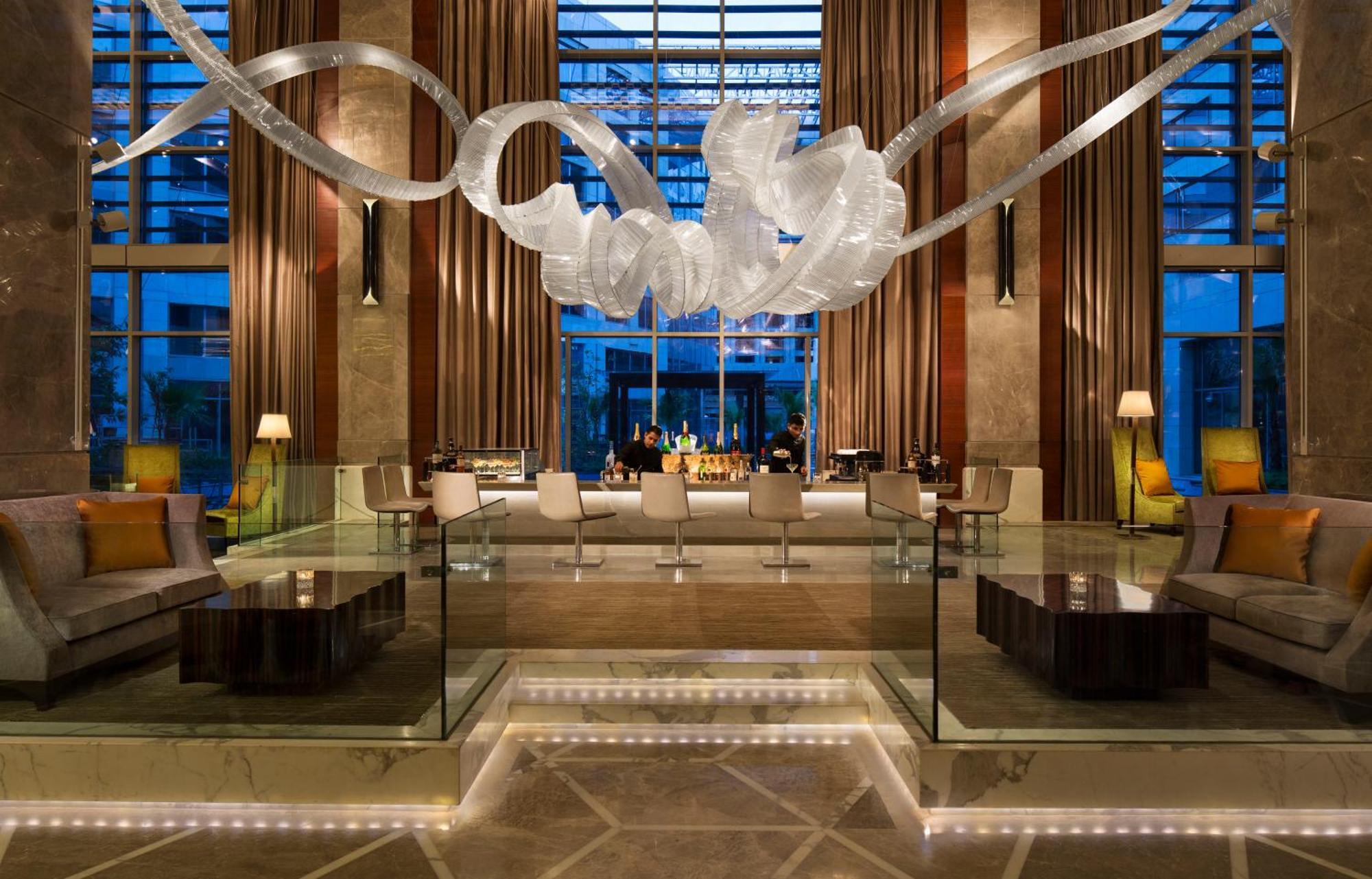 Jw Marriott Hotel New Delhi Aerocity Zewnętrze zdjęcie The lobby of the hotel